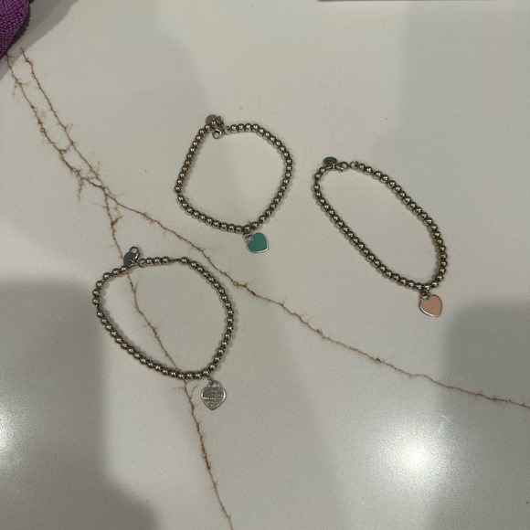 Tiffany & Co. Gold Beaded Bracelets with Heart Charms - Picture 4 of 4